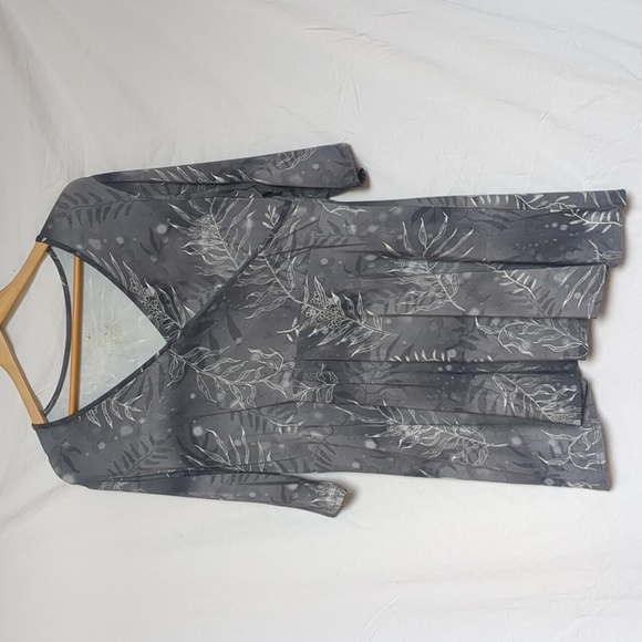 Blue Sky Dresses & Skirts - Blue Sky tunic dress grey seaweed grasses floral grey v-neck bamboo large